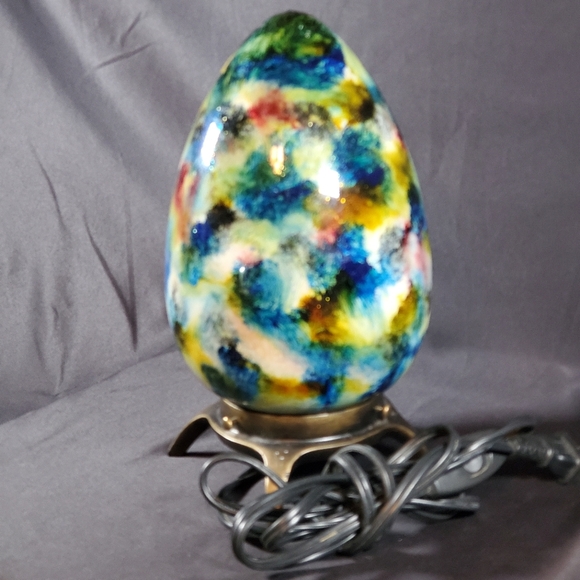 Beautiful Accent Lamp - Picture 3 of 8